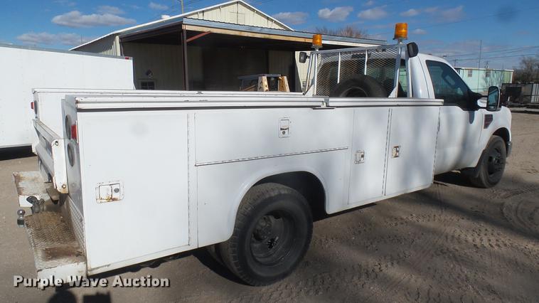 image for item DC1949 2008 Ford F350 Super Duty utility bed pickup truck