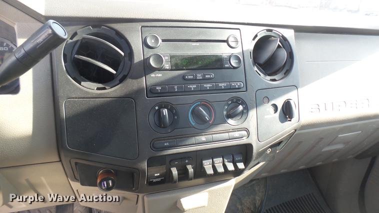 image for item DC1949 2008 Ford F350 Super Duty utility bed pickup truck