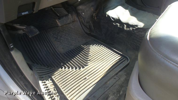 image for item DC1949 2008 Ford F350 Super Duty utility bed pickup truck