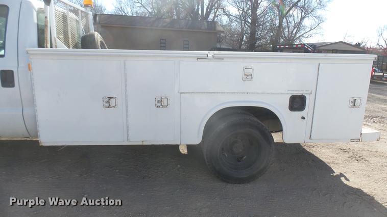image for item DC1949 2008 Ford F350 Super Duty utility bed pickup truck