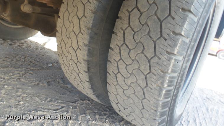 image for item DC1949 2008 Ford F350 Super Duty utility bed pickup truck