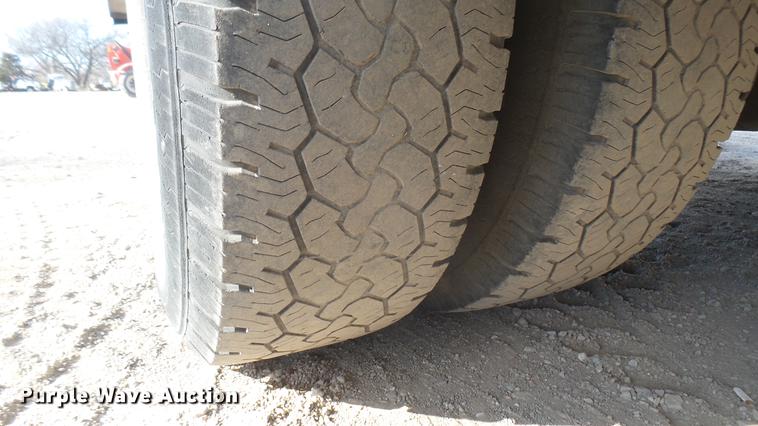 image for item DC1949 2008 Ford F350 Super Duty utility bed pickup truck