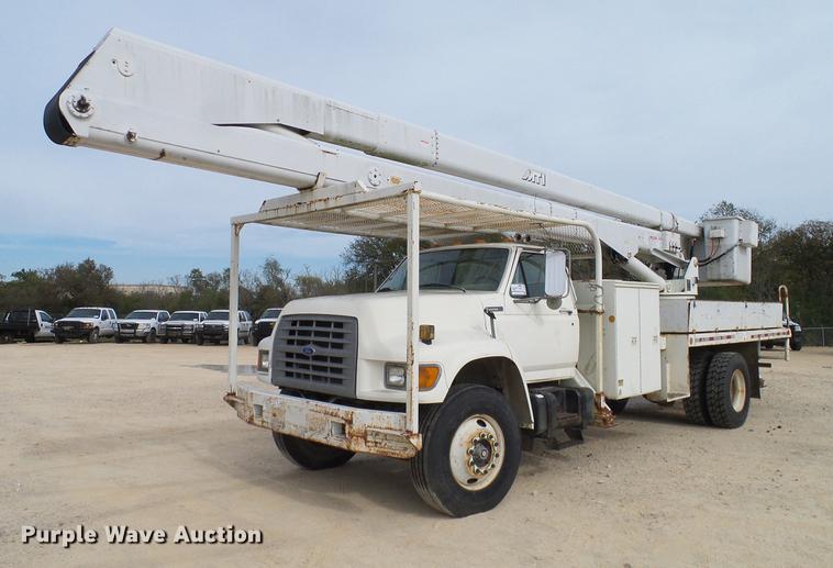 image for item DC2200 1996 Ford F8000 bucket truck