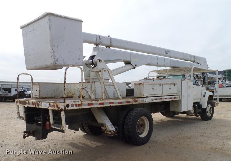 image for item DC2200 1996 Ford F8000 bucket truck
