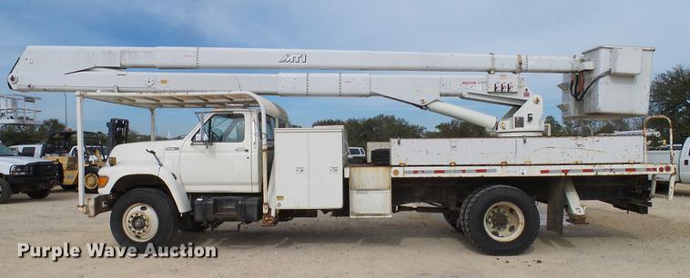 image for item DC2200 1996 Ford F8000 bucket truck