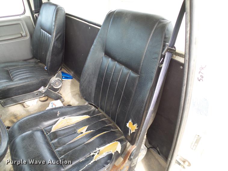 image for item DC2200 1996 Ford F8000 bucket truck