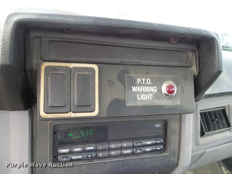 image for item DC2200 1996 Ford F8000 bucket truck