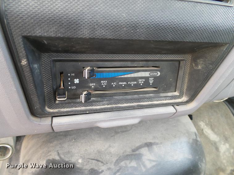 image for item DC2200 1996 Ford F8000 bucket truck