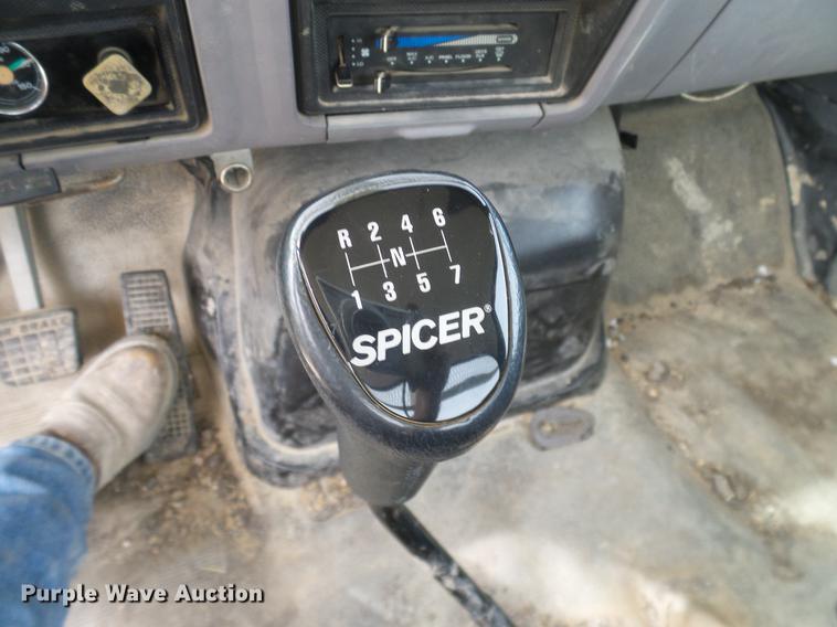 image for item DC2200 1996 Ford F8000 bucket truck