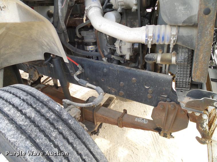 image for item DC2200 1996 Ford F8000 bucket truck