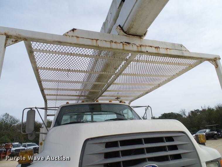 image for item DC2200 1996 Ford F8000 bucket truck