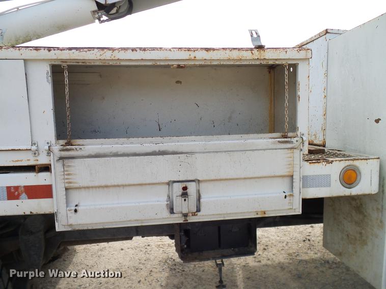 image for item DC2200 1996 Ford F8000 bucket truck