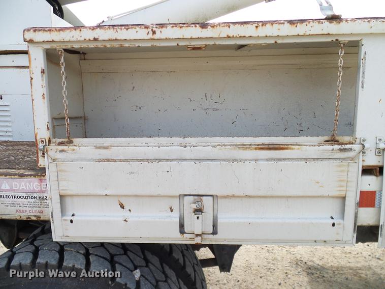 image for item DC2200 1996 Ford F8000 bucket truck