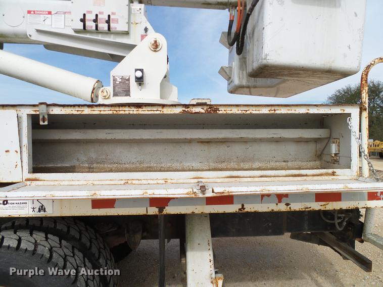 image for item DC2200 1996 Ford F8000 bucket truck