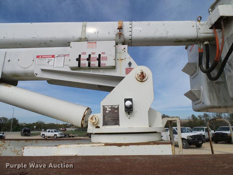 image for item DC2200 1996 Ford F8000 bucket truck