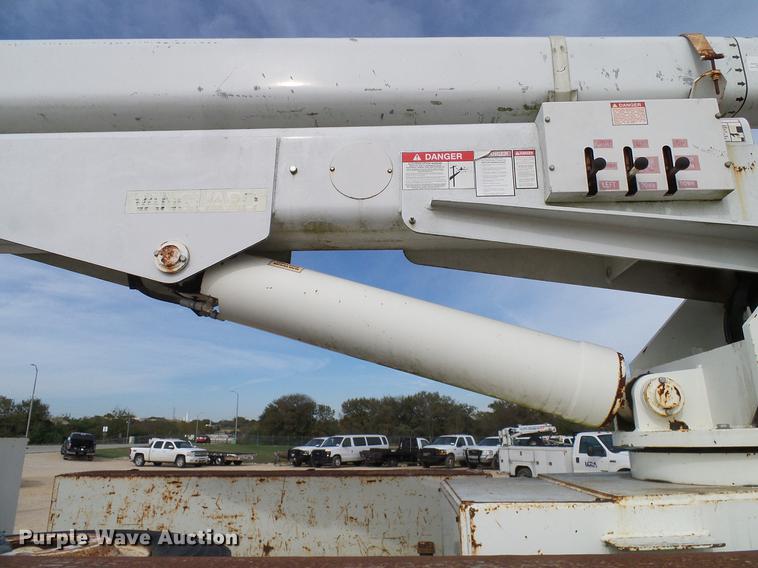 image for item DC2200 1996 Ford F8000 bucket truck