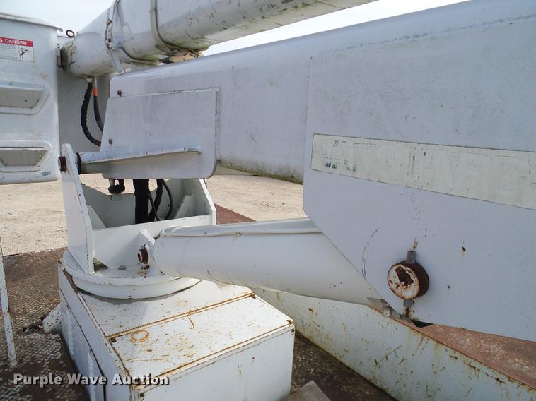 image for item DC2200 1996 Ford F8000 bucket truck