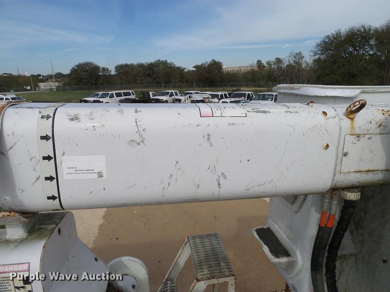 image for item DC2200 1996 Ford F8000 bucket truck