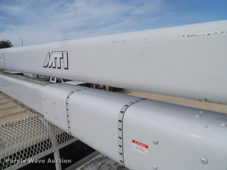 image for item DC2200 1996 Ford F8000 bucket truck