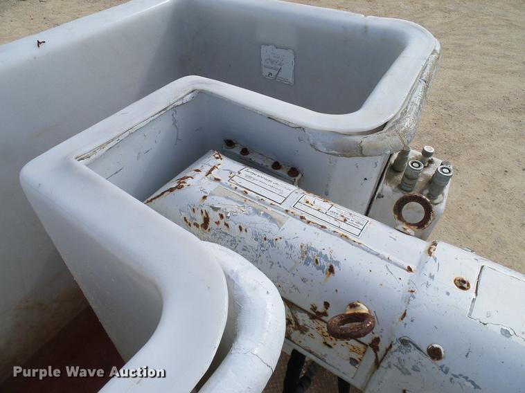 image for item DC2200 1996 Ford F8000 bucket truck