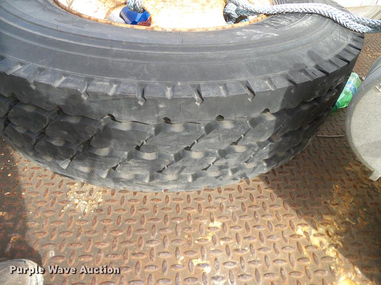 image for item DC2200 1996 Ford F8000 bucket truck