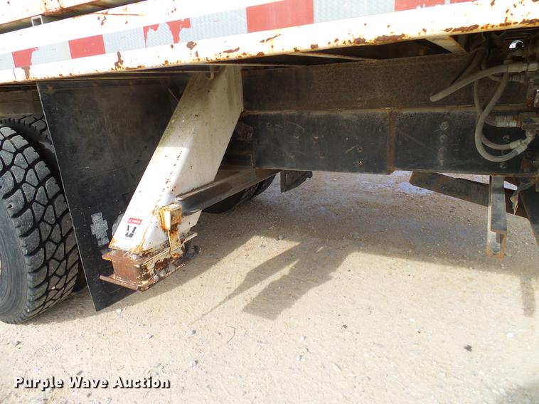 image for item DC2200 1996 Ford F8000 bucket truck