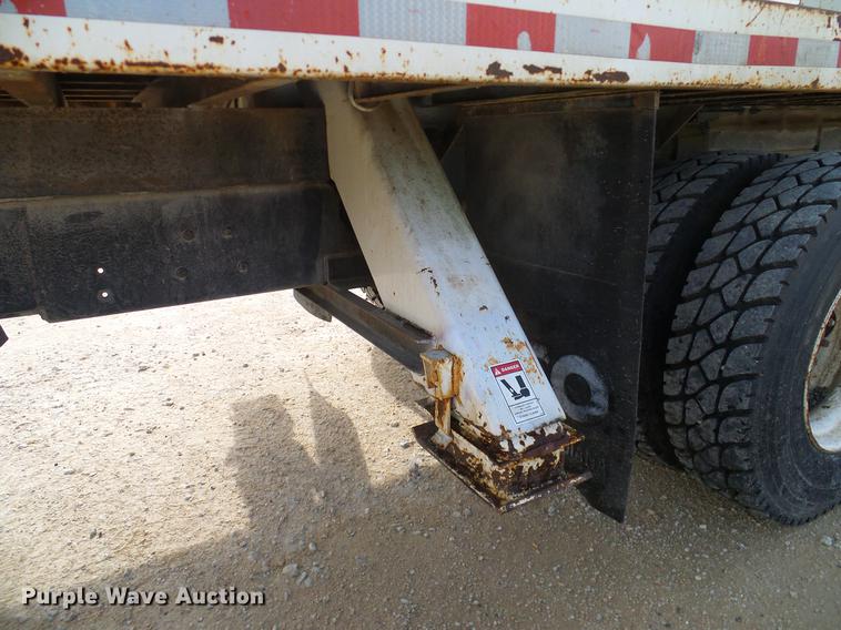 image for item DC2200 1996 Ford F8000 bucket truck