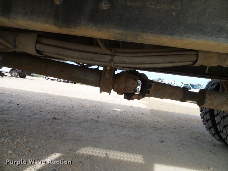 image for item DC2200 1996 Ford F8000 bucket truck