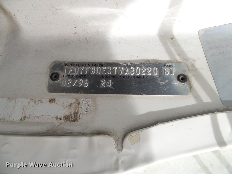 image for item DC2200 1996 Ford F8000 bucket truck