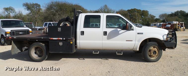 image for item DC2201 2004 Ford F550 Crew Cab flatbed truck