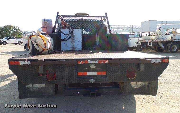 image for item DC2201 2004 Ford F550 Crew Cab flatbed truck