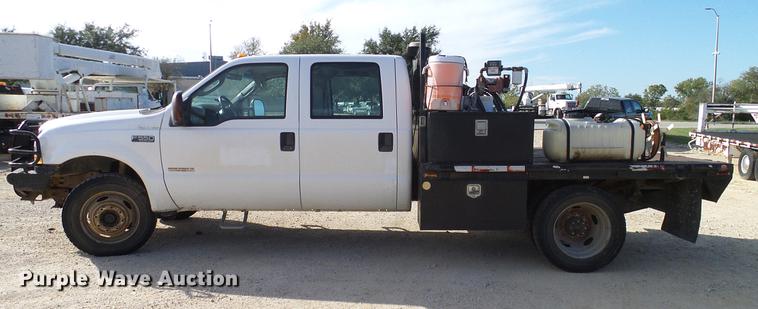 image for item DC2201 2004 Ford F550 Crew Cab flatbed truck