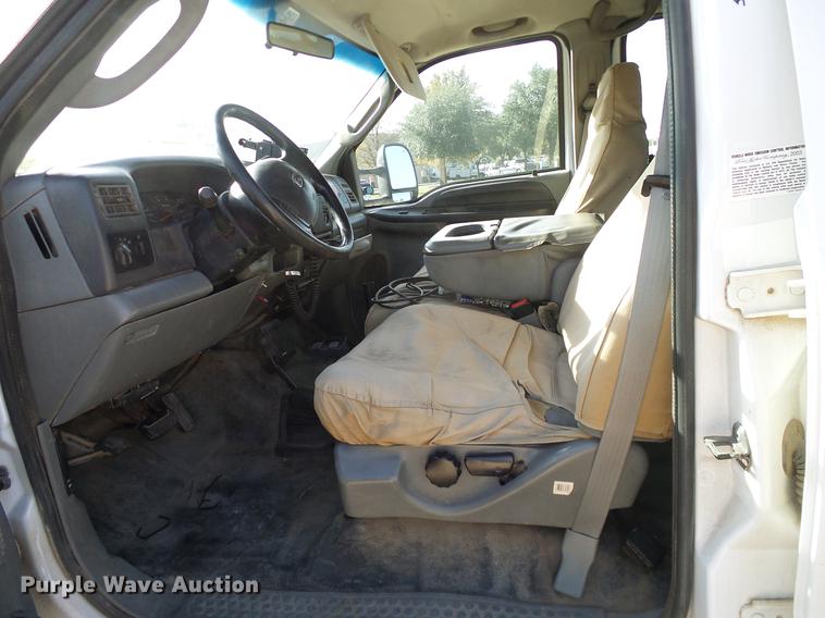 image for item DC2201 2004 Ford F550 Crew Cab flatbed truck