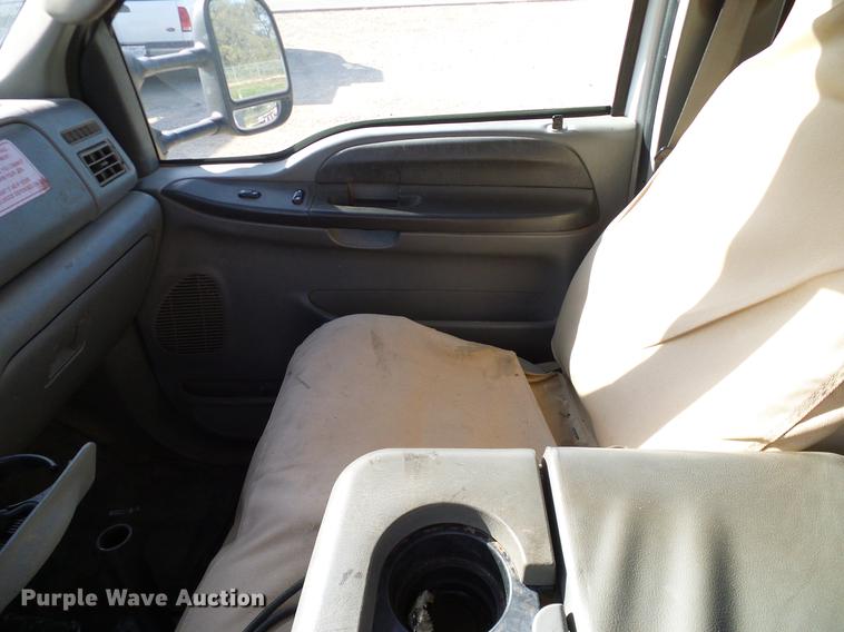 image for item DC2201 2004 Ford F550 Crew Cab flatbed truck