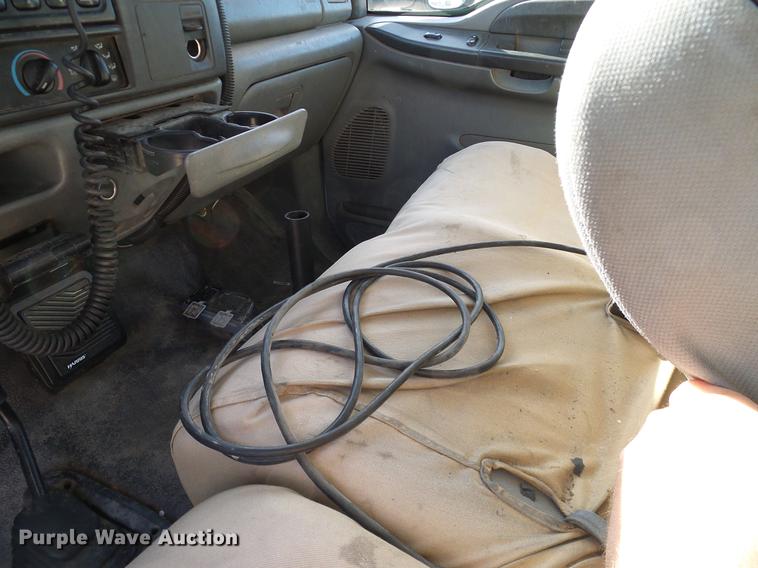 image for item DC2201 2004 Ford F550 Crew Cab flatbed truck