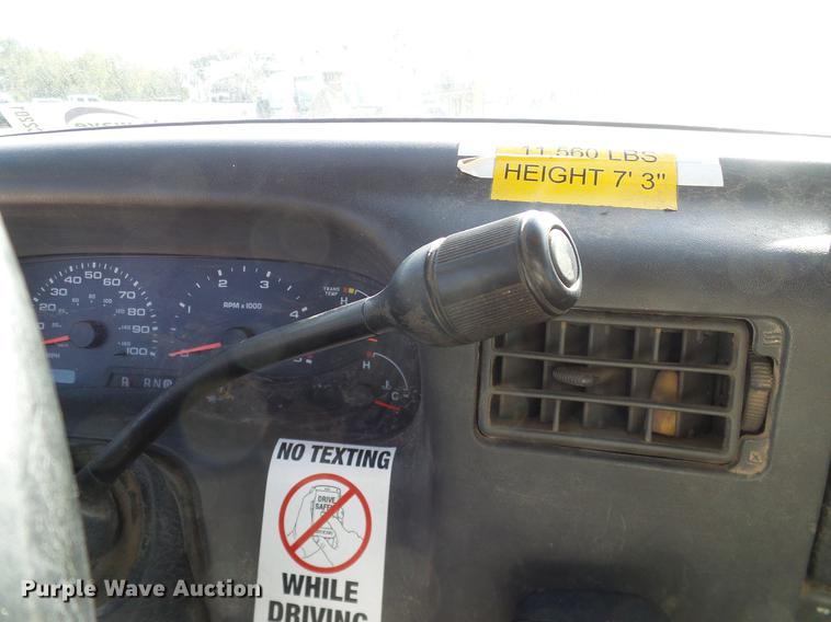 image for item DC2201 2004 Ford F550 Crew Cab flatbed truck