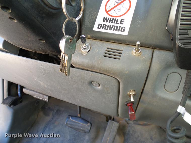 image for item DC2201 2004 Ford F550 Crew Cab flatbed truck