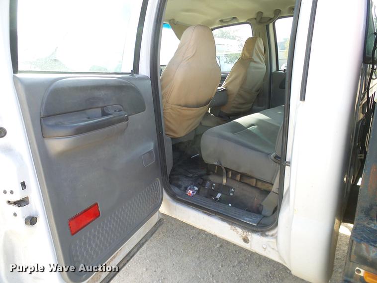 image for item DC2201 2004 Ford F550 Crew Cab flatbed truck