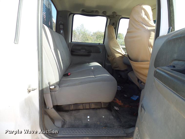 image for item DC2201 2004 Ford F550 Crew Cab flatbed truck