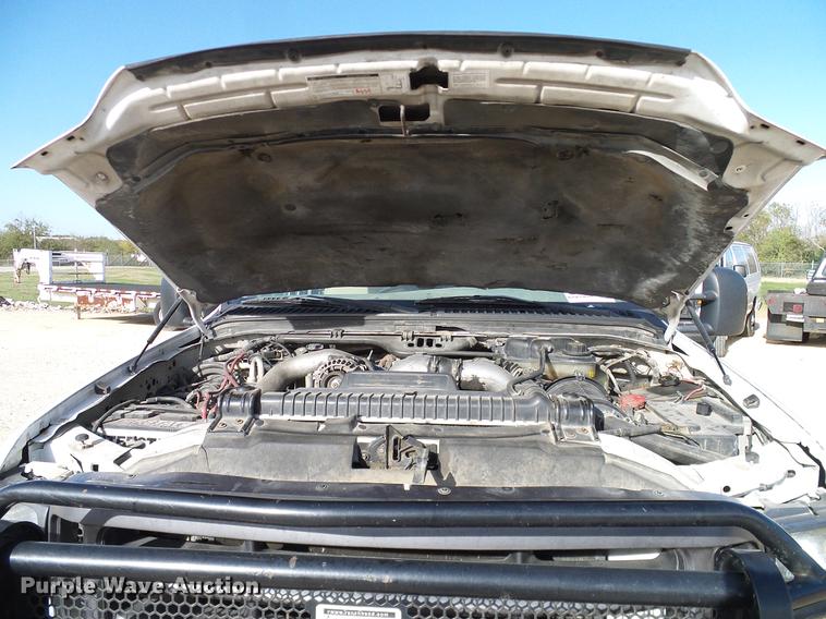 image for item DC2201 2004 Ford F550 Crew Cab flatbed truck