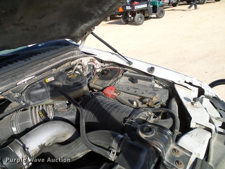 image for item DC2201 2004 Ford F550 Crew Cab flatbed truck