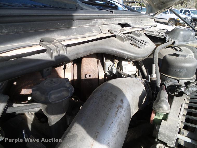 image for item DC2201 2004 Ford F550 Crew Cab flatbed truck