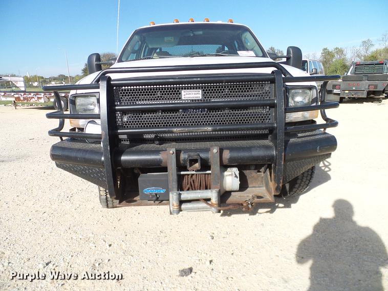 image for item DC2201 2004 Ford F550 Crew Cab flatbed truck