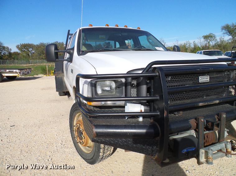 image for item DC2201 2004 Ford F550 Crew Cab flatbed truck