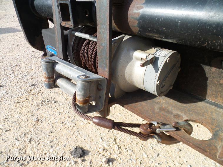 image for item DC2201 2004 Ford F550 Crew Cab flatbed truck