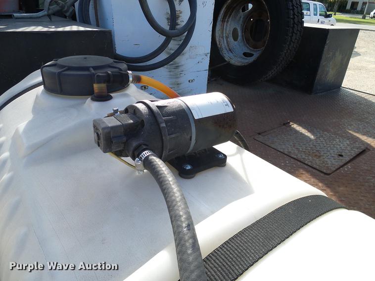 image for item DC2201 2004 Ford F550 Crew Cab flatbed truck