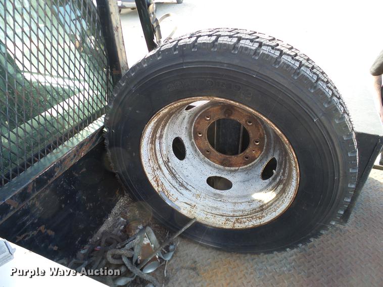 image for item DC2201 2004 Ford F550 Crew Cab flatbed truck