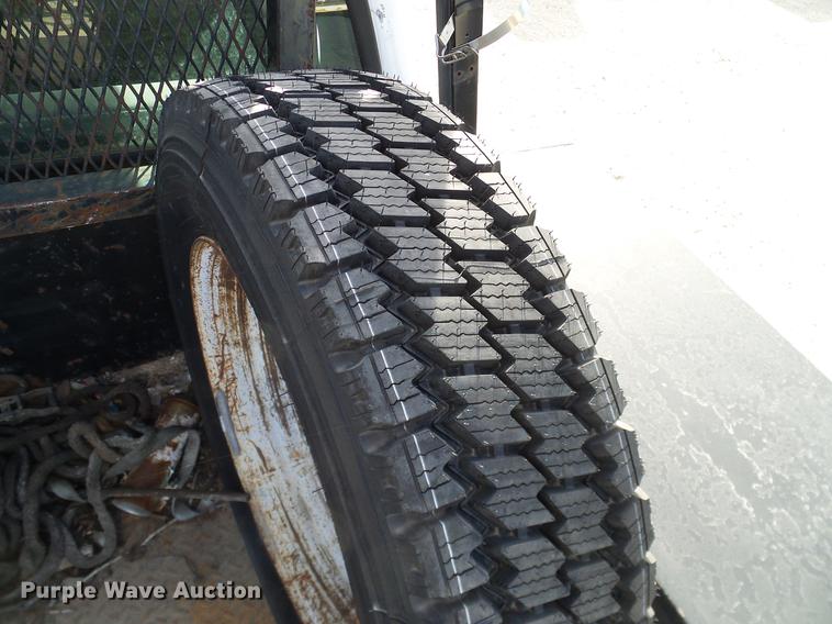 image for item DC2201 2004 Ford F550 Crew Cab flatbed truck