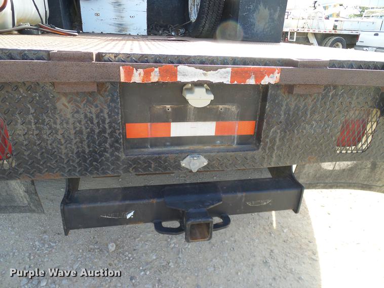 image for item DC2201 2004 Ford F550 Crew Cab flatbed truck