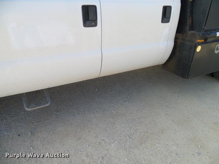 image for item DC2201 2004 Ford F550 Crew Cab flatbed truck